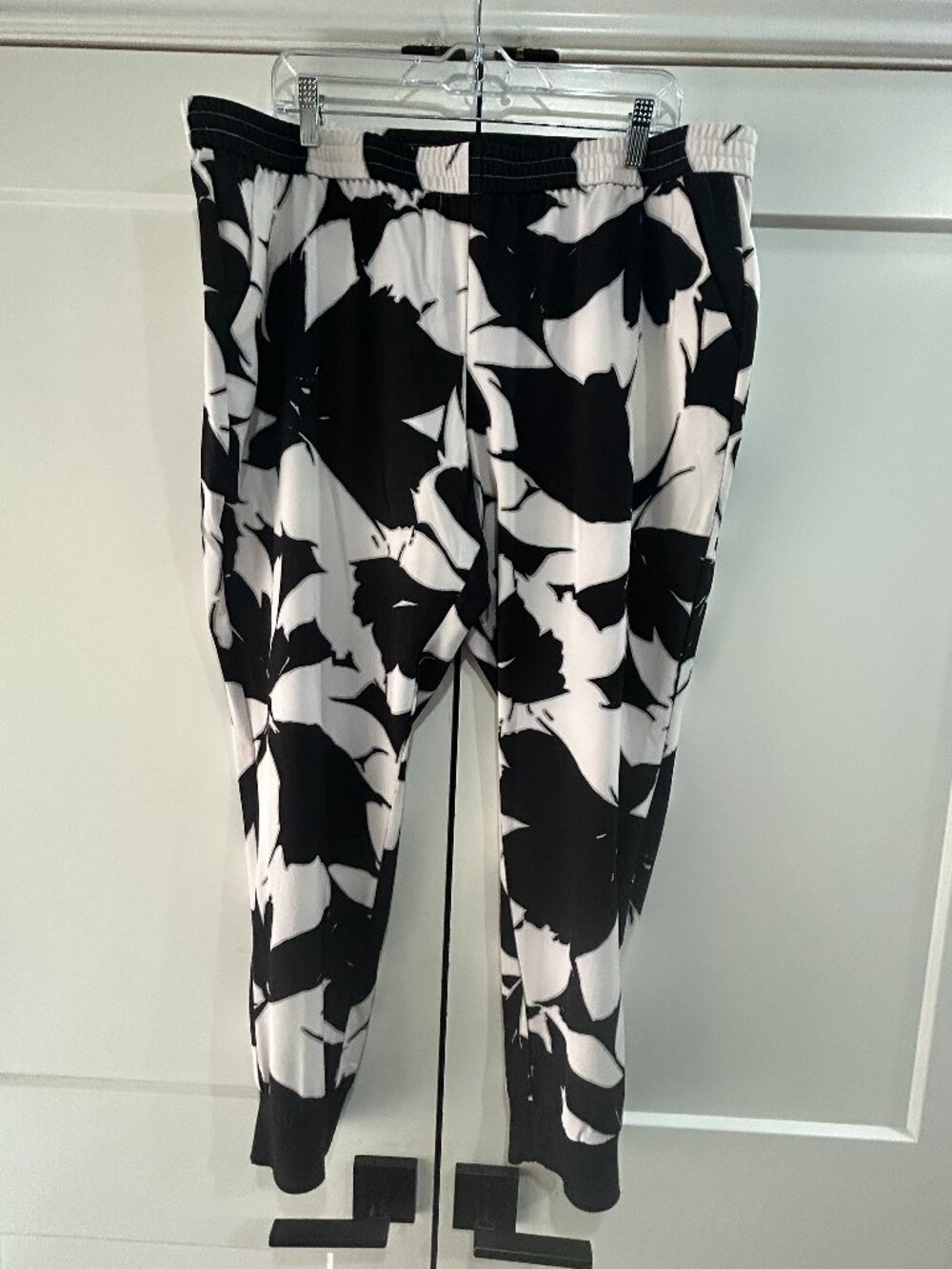 Black White Floral Jogger Pants XL Elastic Waist Pockets